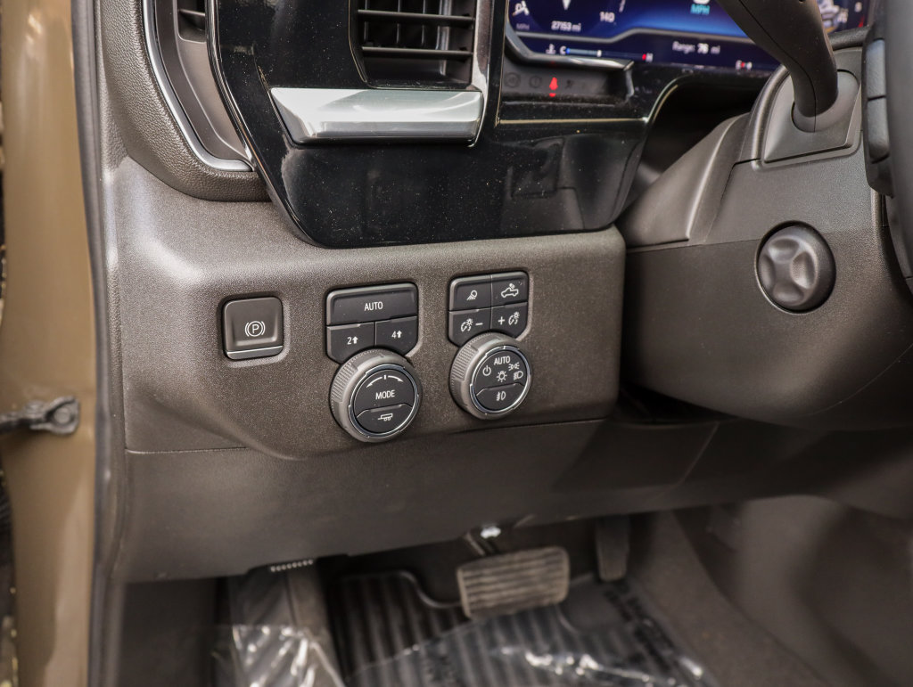 Used 2023 Chevrolet Silverado 1500 LTZ w/ LTZ Premium Package AWD/4WD image 21