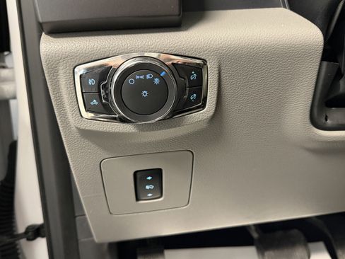 Used 2015 Ford F150 XLT w/ Equipment Group 302A Luxury image 13