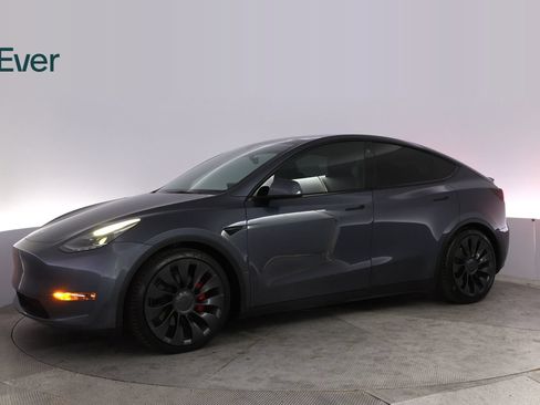 Used 2023 Tesla Model Y Performance AWD/4WD image 18