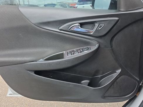 Used 2021 Chevrolet Malibu LT image 17