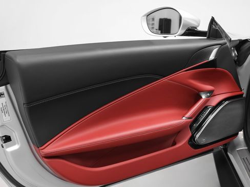 Certified 2025 Ferrari Roma Spider RWD image 81