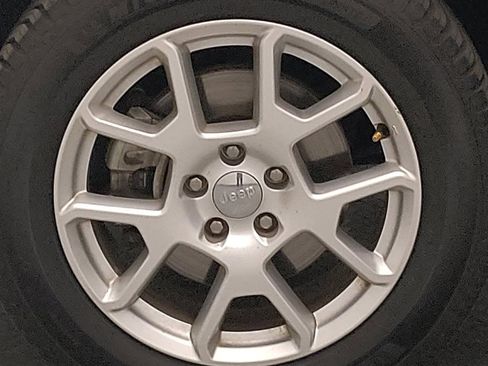 Used 2021 Jeep Renegade Limited image 31