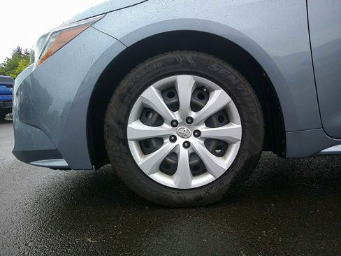 Used 2022 Toyota Corolla LE FWD image 9