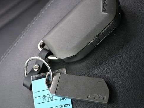 Used 2025 Kia Sorento S w/ Panoramic Sunroof Package image 31