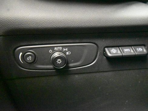 Used 2022 Buick Envision Essence w/ Technology Package II image 29