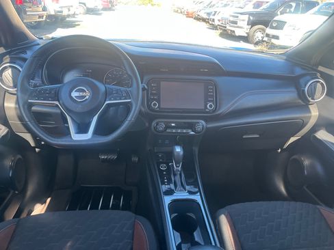 Used 2023 Nissan Kicks SR image 17