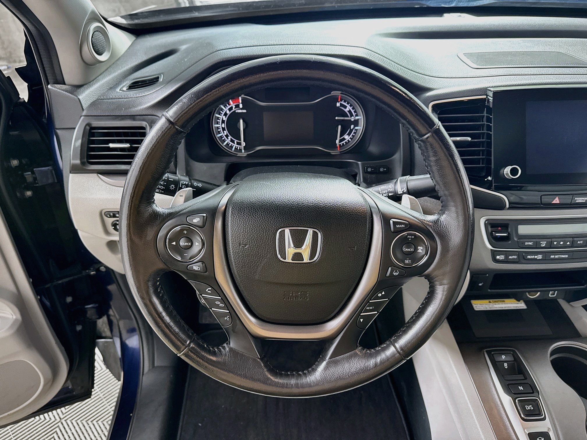 Used 2023 Honda Ridgeline RTL-E image 16