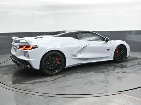 Used 2023 Chevrolet Corvette Stingray Premium Conv w/ Z51 Performance Package image 4