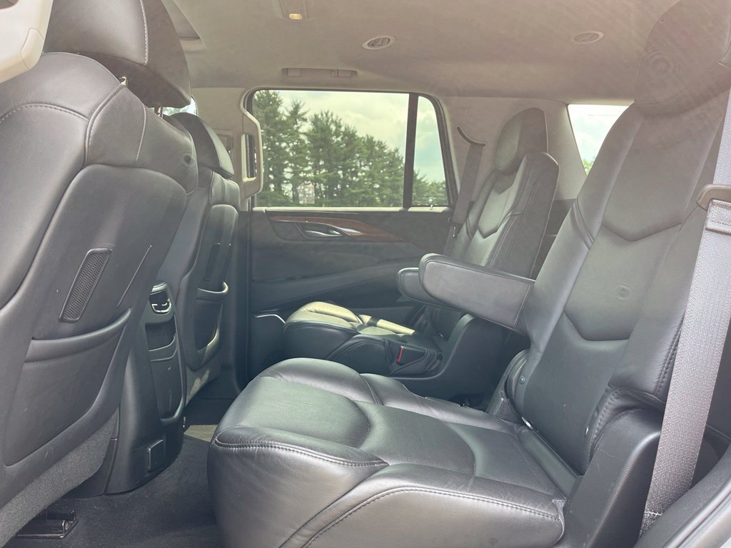 Used 2018 Cadillac Escalade Luxury w/ LPO, Radiant Package AWD/4WD image 24