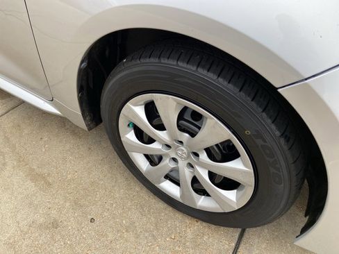 Used 2020 Toyota Corolla LE image 31