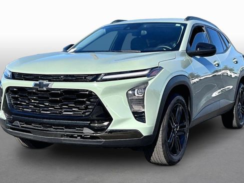 Used 2025 Chevrolet Trax ACTIV w/ Driver Confidence Package image 1