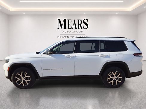 Used 2023 Jeep Grand Cherokee L Limited AWD/4WD image 2