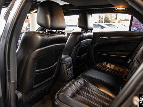 Used 2017 Chrysler 300 S image 32