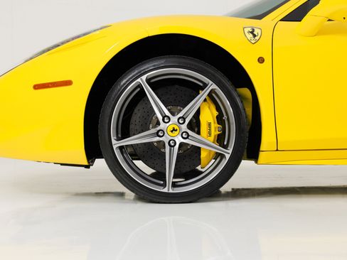Used 2011 Ferrari 458 Italia Coupe RWD image 10