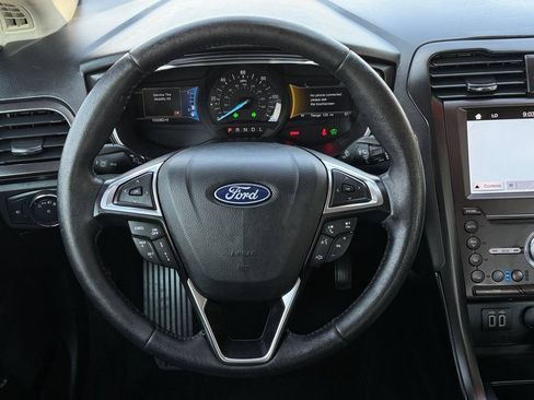 Used 2019 Ford Fusion Titanium FWD image 19
