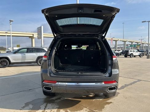 Used 2024 Jeep Grand Cherokee Overland image 9