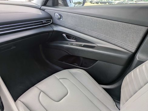 Used 2024 Hyundai Elantra Limited FWD image 17