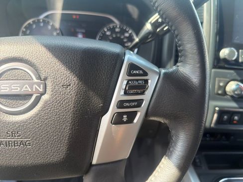 Used 2024 Nissan Titan SV w/ SV Convenience Package image 31