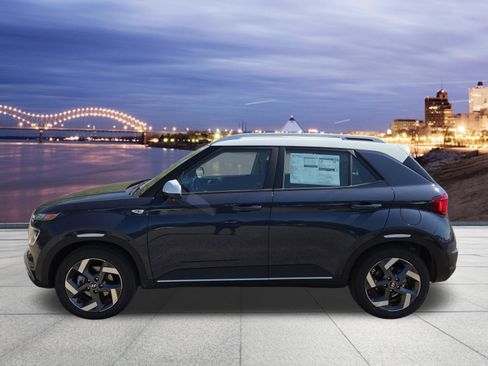 New 2026 Hyundai Venue SEL FWD image 2