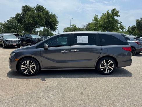 Used 2023 Honda Odyssey Touring image 3