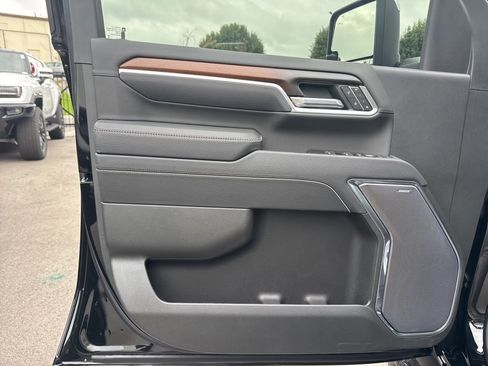 New 2025 GMC Sierra 2500 Denali w/ Denali Reserve Package image 11