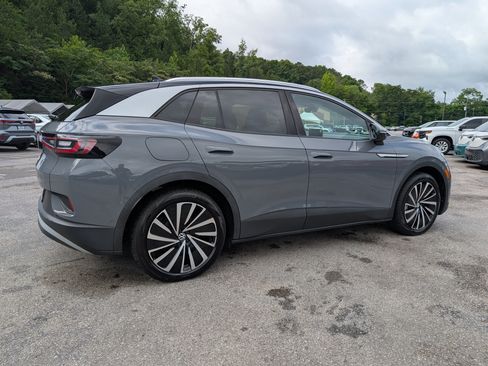 Used 2023 Volkswagen ID.4 Pro S Plus RWD image 9