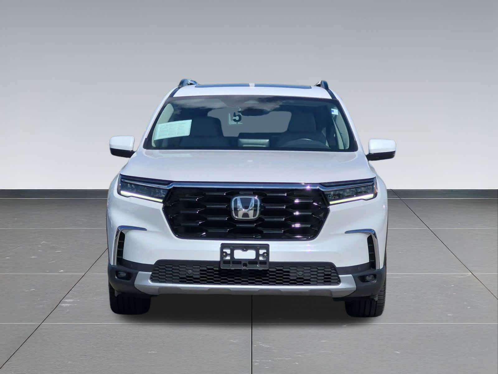 Certified 2024 Honda Pilot Touring image 9