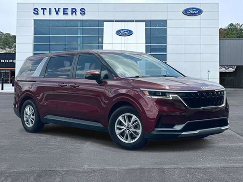 Used 2023 Kia Carnival LX FWD image 1