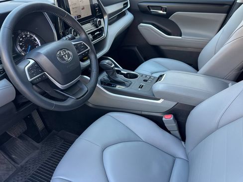 Used 2026 Toyota Highlander XLE AWD/4WD image 10