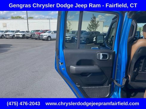 Used 2022 Jeep Gladiator Rubicon w/ LED Lighting Group AWD/4WD image 33