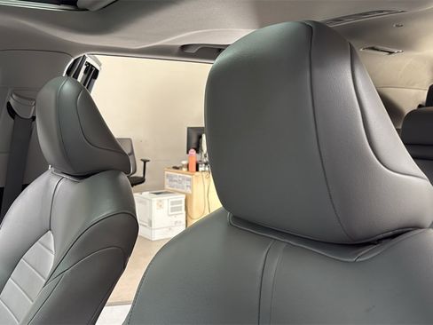 Used 2022 Toyota Highlander XLE image 13