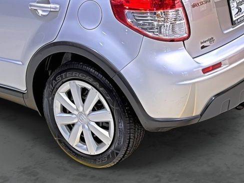 Used 2011 Suzuki SX4 AWD Hatchback image 9