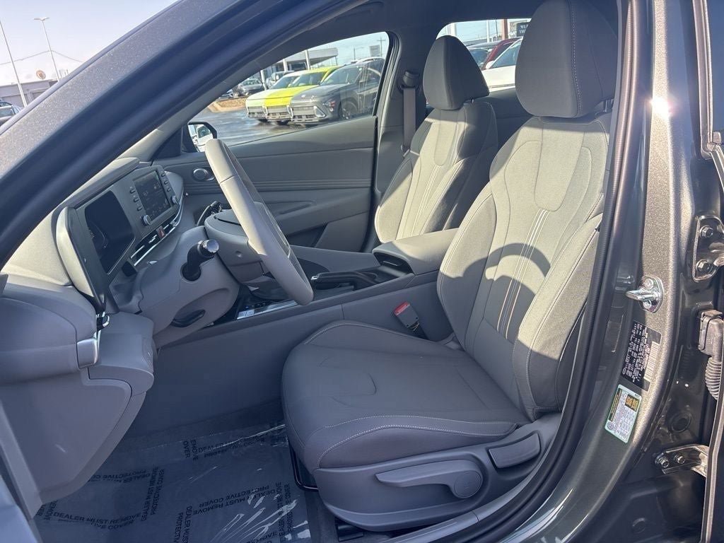 New 2026 Hyundai Elantra Sport FWD image 8