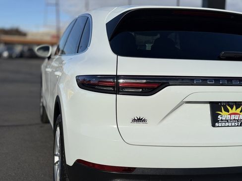 Used 2020 Porsche Cayenne AWD image 10