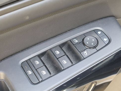 Used 2024 Nissan Pathfinder SV FWD image 22
