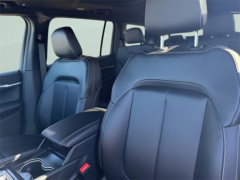 New 2025 Jeep Grand Cherokee L Limited image 19