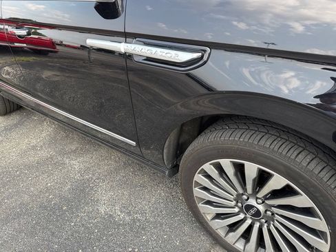 Used 2019 Lincoln Navigator L Reserve AWD/4WD image 10