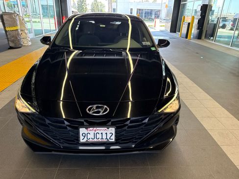 Used 2022 Hyundai Elantra SEL w/ Cargo Package FWD image 4
