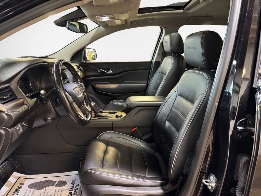 Used 2019 GMC Acadia Denali w/ Technology Package AWD/4WD image 12