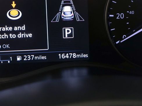 Used 2023 Nissan Kicks SR w/ SR Premium Package FWD image 18