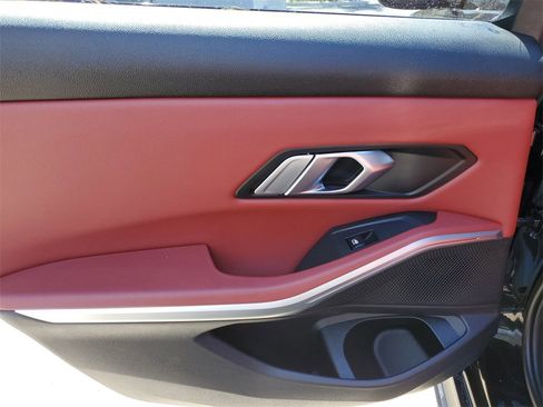 Used 2022 BMW 330i Sedan w/ M Sport Package image 8