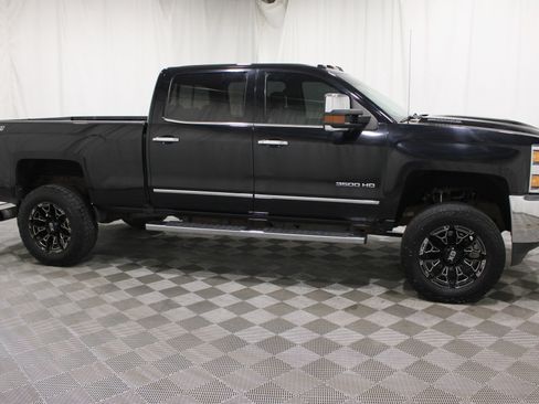 Used 2017 Chevrolet Silverado 3500 LTZ w/ Duramax Plus Package AWD/4WD image 28
