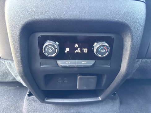 Used 2026 Chevrolet Traverse LT w/ Driver Confidence Package FWD image 31
