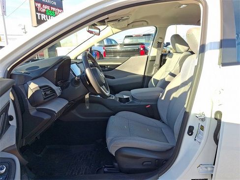 Used 2025 Subaru Legacy Premium image 10