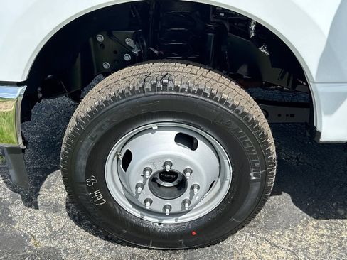 New 2026 Ford F350 XL w/ XL Chrome Package AWD/4WD image 6