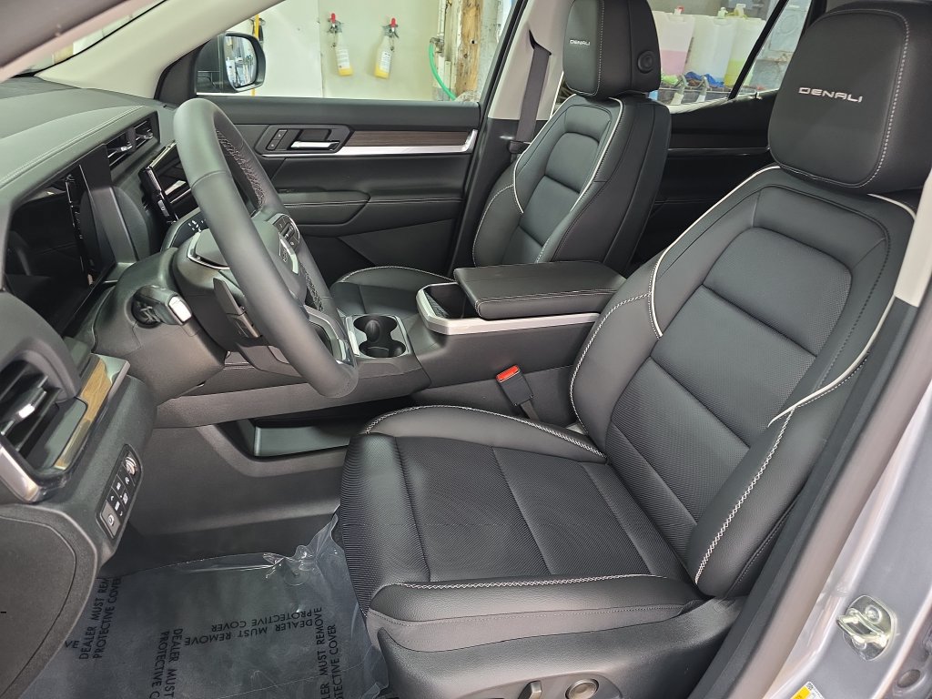 New 2027 GMC Terrain Denali w/ LPO, Black Badging Package AWD/4WD image 14