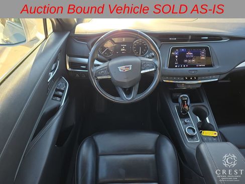 Used 2020 Cadillac XT4 Premium Luxury image 12