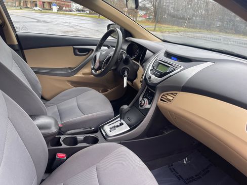 Used 2012 Hyundai Elantra GLS image 31