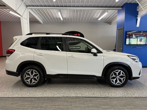 Used 2021 Subaru Forester Premium w/ Popular Package #1 AWD/4WD image 8