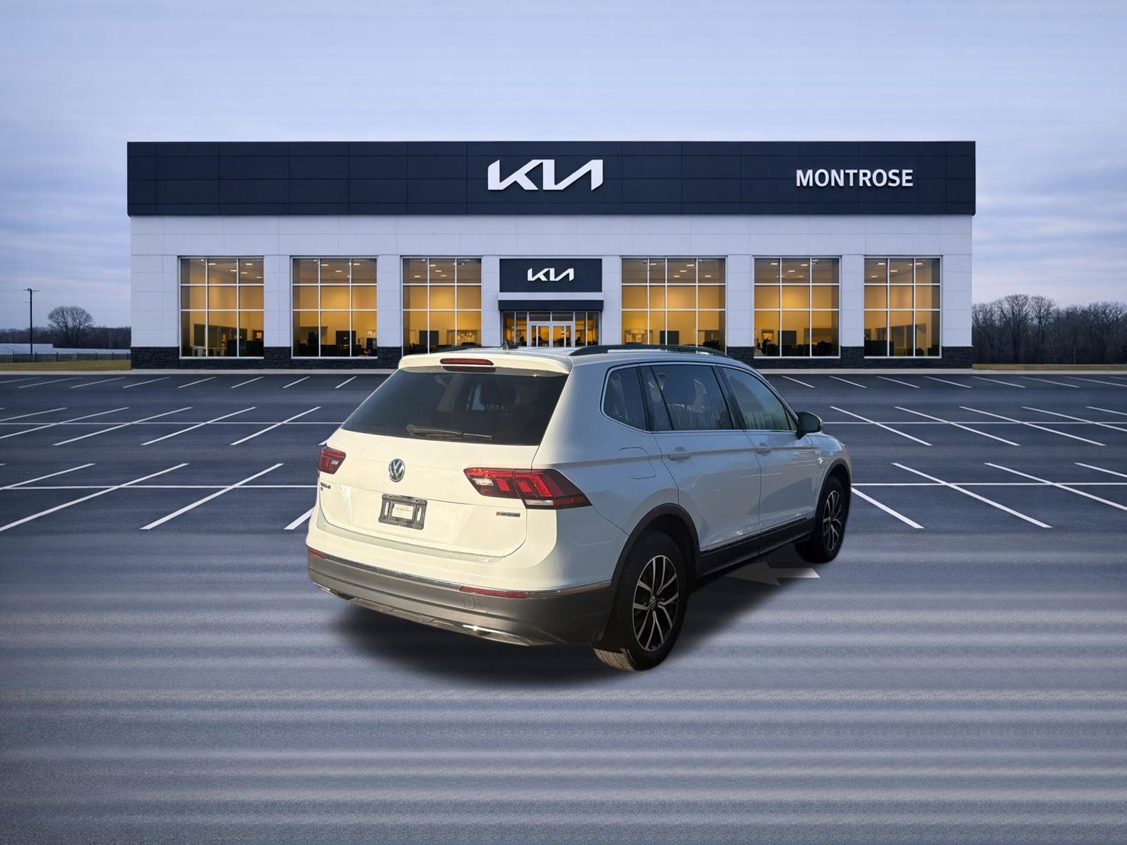 Used 2021 Volkswagen Tiguan SE w/ Panoramic Sunroof Package AWD/4WD image 6